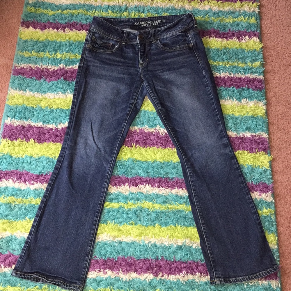 AMERICAN EAGLE JEANS